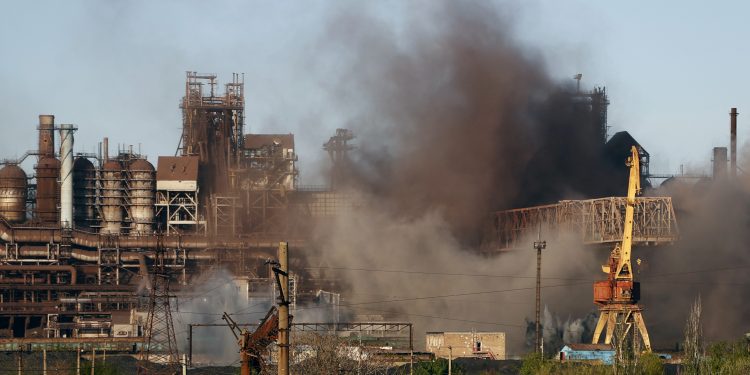 Ukrainas rikeste mann krever erstatning fra Russland