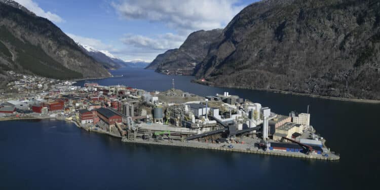 Verdens mest klimaeffektive sinksmelteverk åpnet i Odda