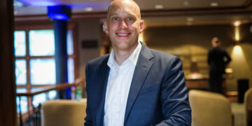 Hexagon Composites om emisjonen