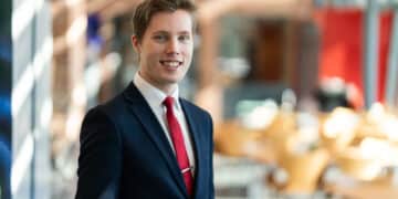 Han er 23 – og bygger et analyseverktøy med 8000 brukere.