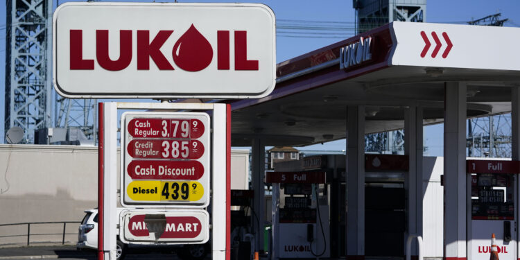 Russiske oljeinntekter allerede under press
