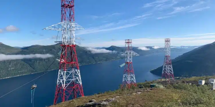 Ap: Greit at Statnett utreder to nye kraftkabler til Danmark