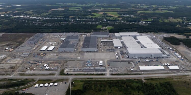 Batteriselskapet Northvolt sier opp 1600 ansatte