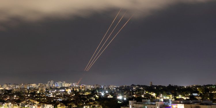 Reuters-kilder: Jordanske jagerfly har skutt ned flere titalls iranske droner