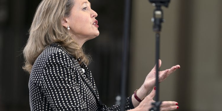 Spanias finansminister tar over EUs investeringsbank