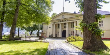 Oslo Børs med forsiktig oppgang fredag – oljeprisen falt