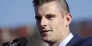 Trumps kryptorådgiver går av