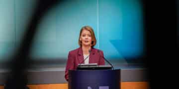 Norges Bank kutter renten – kronen svekkes