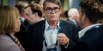 Finanstopp ber Listhaug trekke statsministerkandidaturet