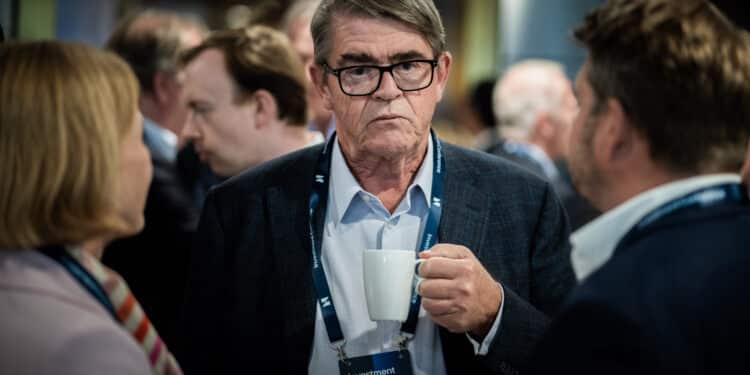 Finanstopp ber Listhaug trekke statsministerkandidaturet