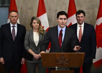 Trumps tollsjokk skaper markedsuro – Bitcoin og Palantir i fokus