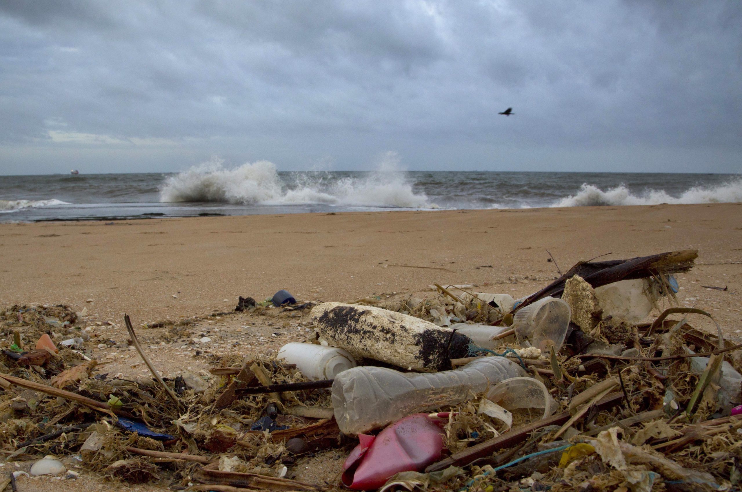 Greske fiskere slår alarm: Havet er fullt av plast