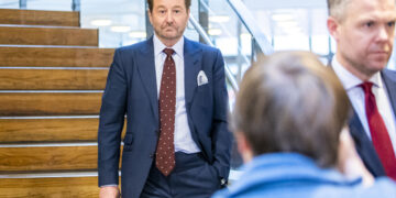 Røkke og Sveaas barker sammen i bittert rettsoppgjør