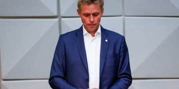 E24: Økokrim åpner etterforskning mot Ola Borten Moe