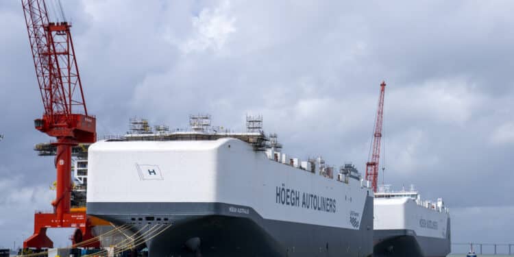 Höegh Autoliners sikrer femårskontrakt med global bilprodusent