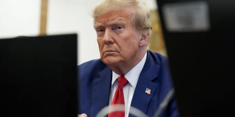 Washington Post: Trump vil presse Ukraina til å gi opp Krim og Donbas