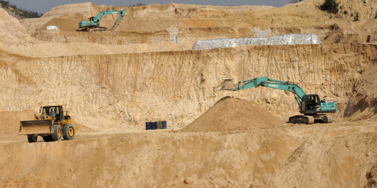 Kina letter på eksportrestriksjoner på jordarter