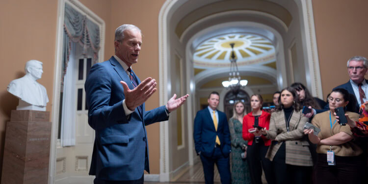 Senatet vedtar budsjettpakke for å avslutte nedstengningen