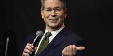 Flukten fra dollaren: Er dette slutten på verdensvalutaen?