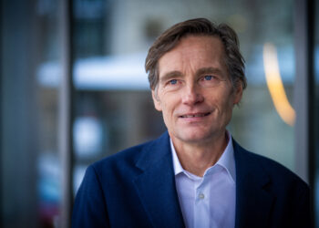 Robert Næss advarer: AI-markedet lukter boble