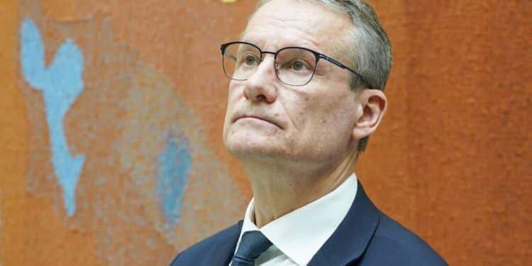 Regjeringen avviser Høyres knoll-tollkritikk: Ikke tid for politisk spinn