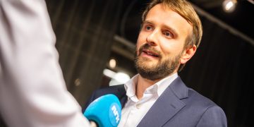 Staten selger Aker Solutions-aksjer