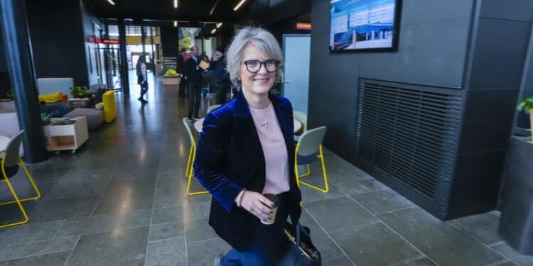 Telenor oppjusterer utsiktene for 2025