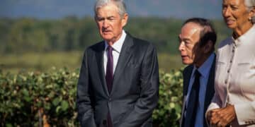 Svak jobbrapport og nye revisjoner kan presse Fed til jumbokutt