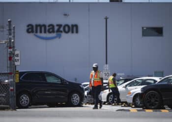 Amazon raser i førhandelen – markedsuro etter skuffende fremtidsutsikter