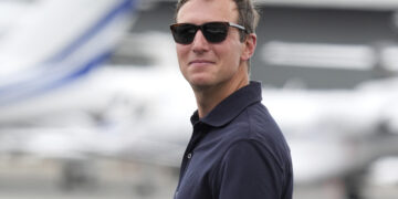 EA tas av børs i største private equity-deal noensinne