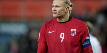 (+) Hva er og gjør AKASTOR?