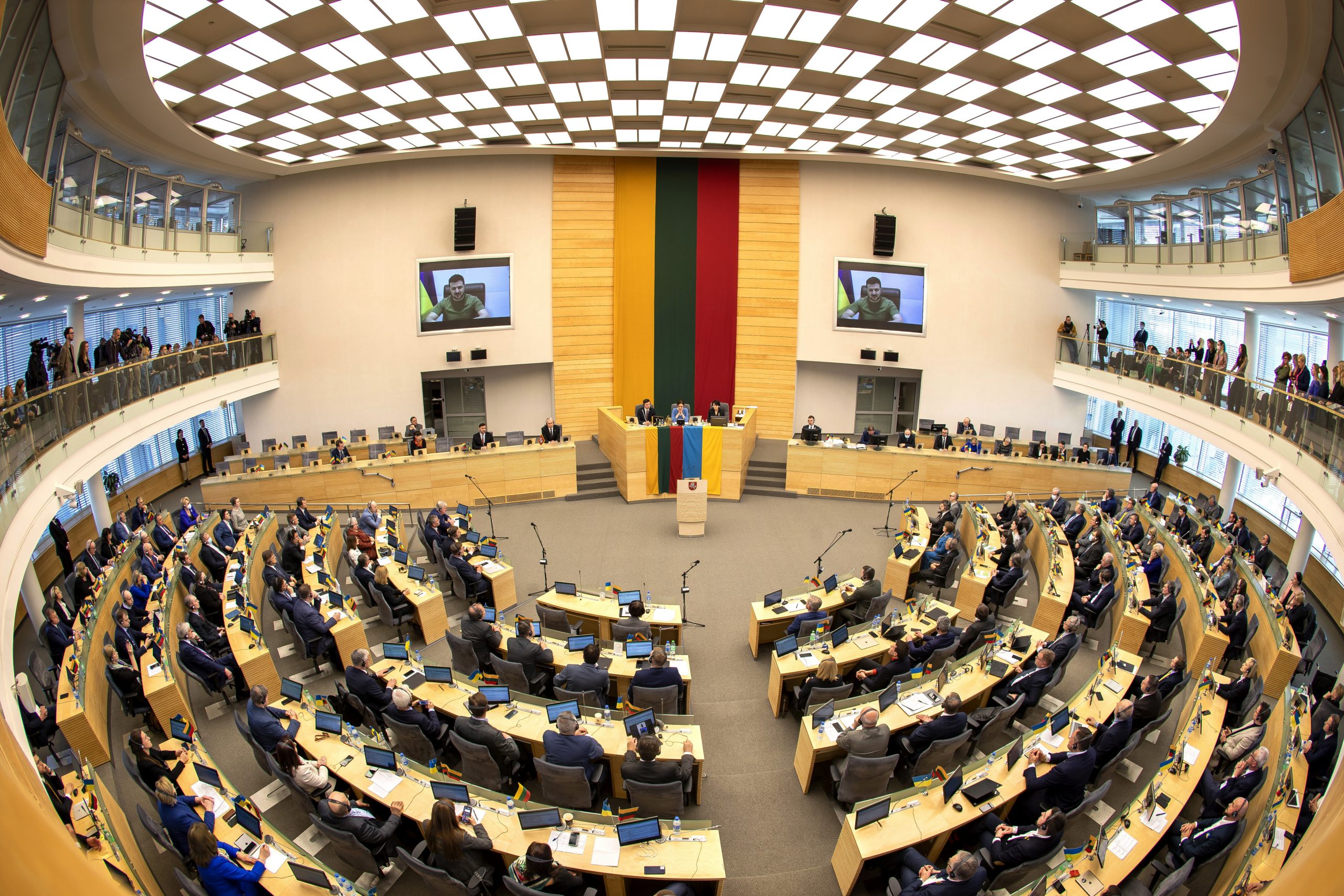 Zelenskyj ber Europa boikotte russisk olje