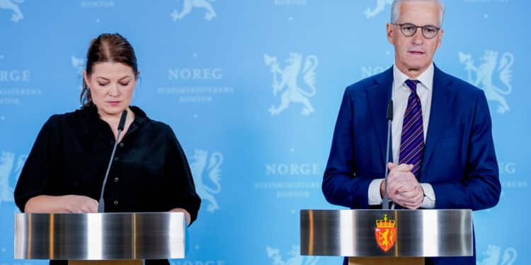 Nye dagligvaretiltak: Regjeringen ber Forbrukertilsynet se på kjedenes fordelsprogrammer