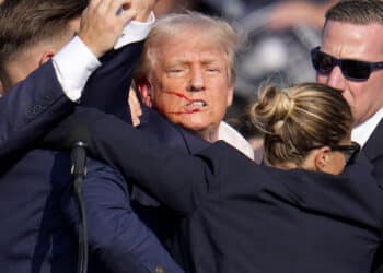 Donald Trump millimetre fra å bli drept!