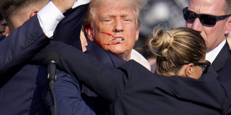 Donald Trump millimetre fra å bli drept!