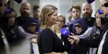 Regjeringen lover enda flere tiltak på dagligvare – peker på grossistene