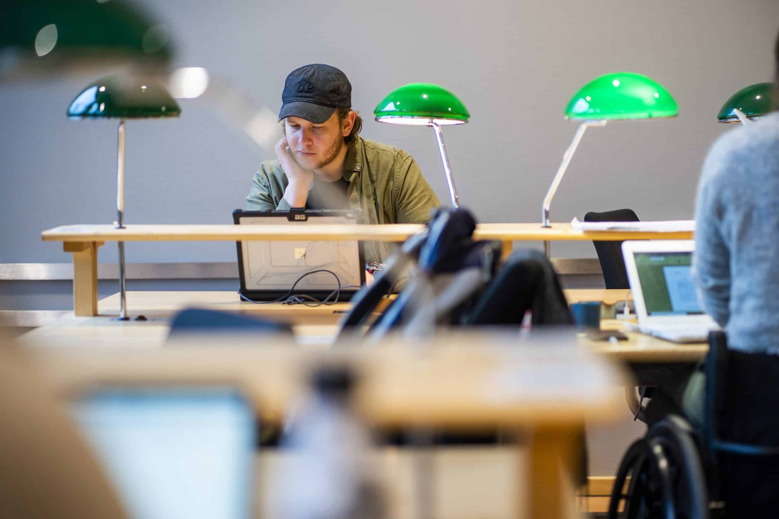 Høyre vil tilby studentene frivillig lån i Lånekassen