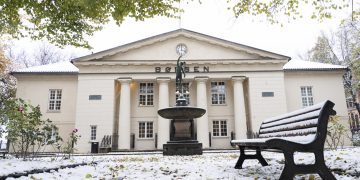 Minst seks departementer har ikke egne aksjeregler