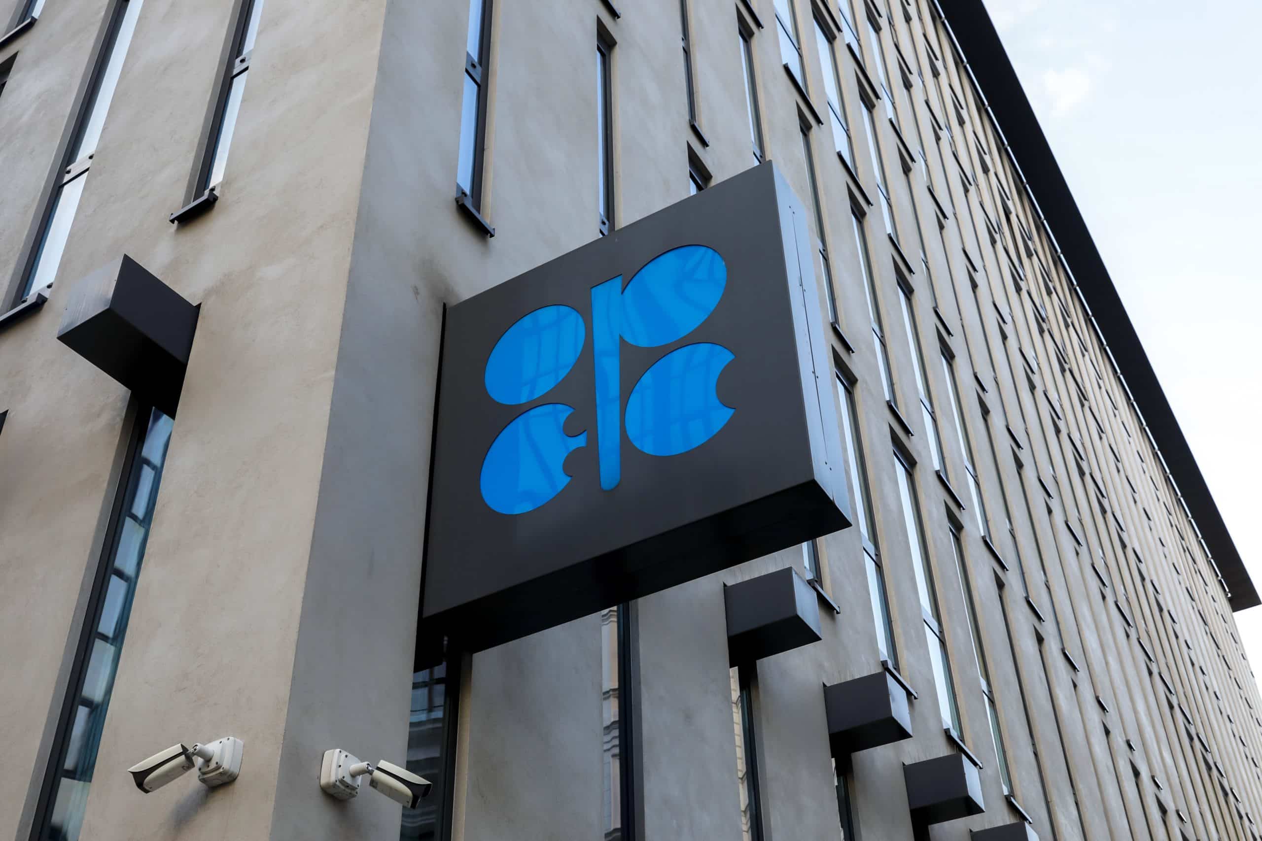Saudi-Arabia kutter oljeproduksjonen med 1 million fat etter OPEC-møte