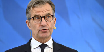 Sverige kutter styringsrenten – blir trolig uendret i ett år