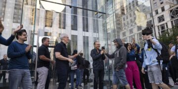 Tim Cook: — iPhone-prisene påvirkes ikke av Trumps tollplaner