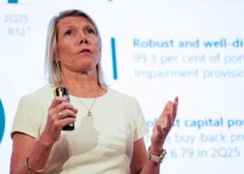 DNB faller kraftig på børs etter milliardresultat