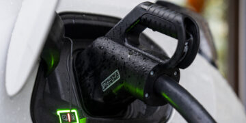 Det blir stadig dyrere å eie bil – billigst å ha elbil