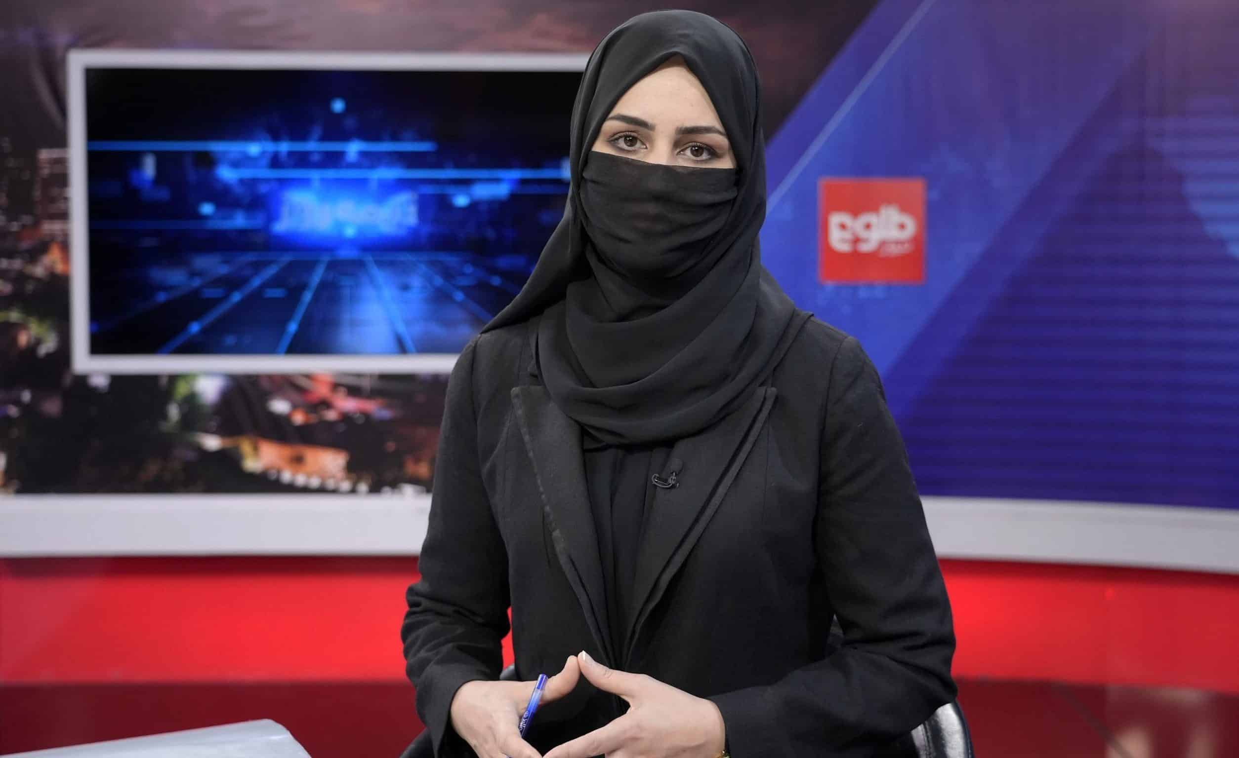 Afghanske nyhetsankere dekket til ansiktet på TV