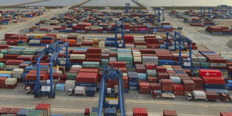 Kina øker tollen på amerikanske varer til 84 prosent