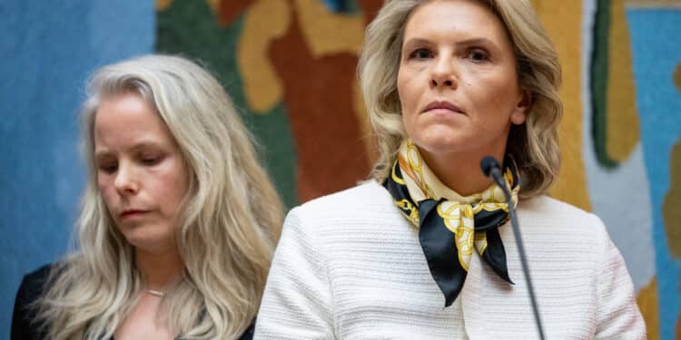 Opposisjonen raser etter avlyst rentekutt