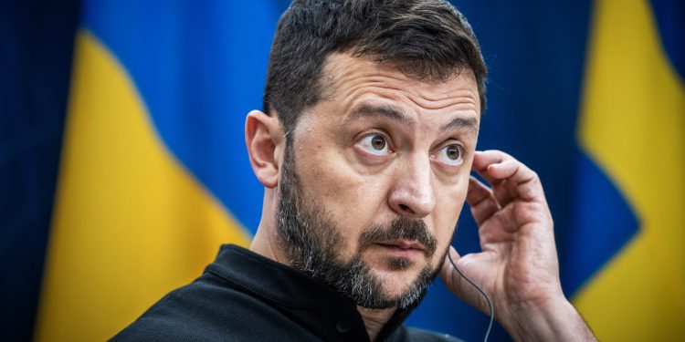 Zelenskyj ber om milliarder til gjenoppbygging
