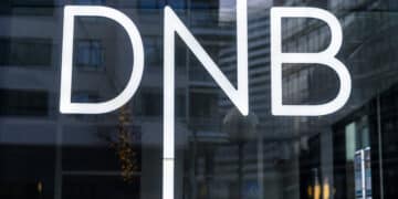 DNB faller kraftig på børs etter milliardresultat